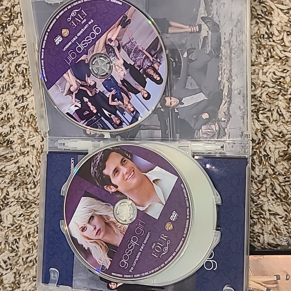 ๐ Gossip Girl Season 3 DVD Set - Picture 4 of 5